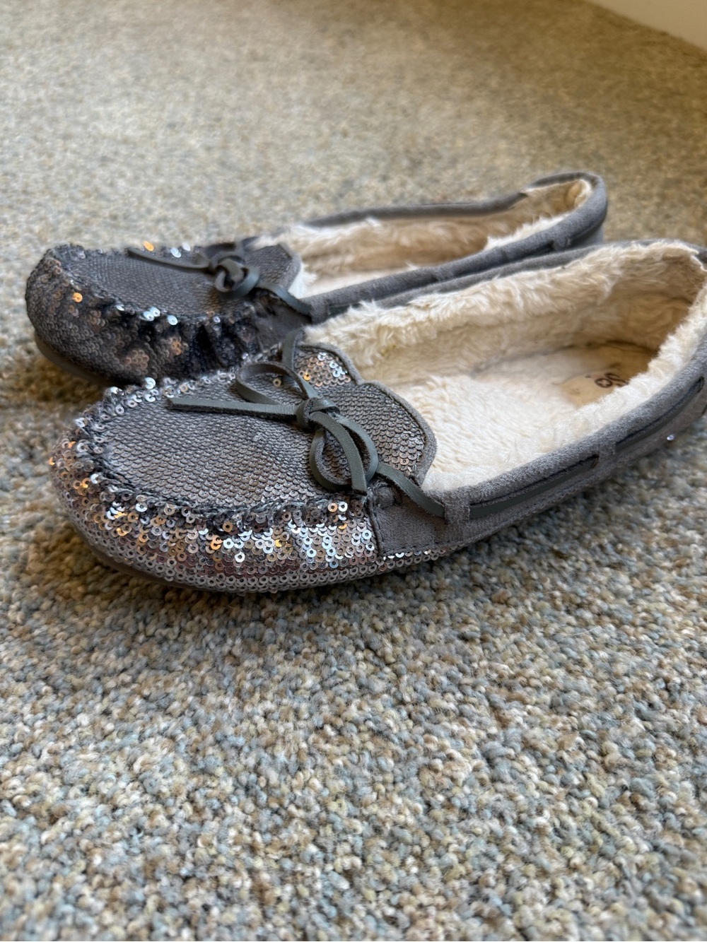 Women’s fuzzy silver sequin moccasins EUC size 10